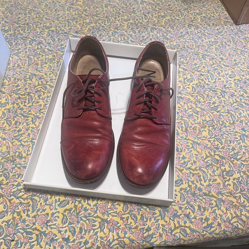 Frye Women's Red Leather Strap oxfords